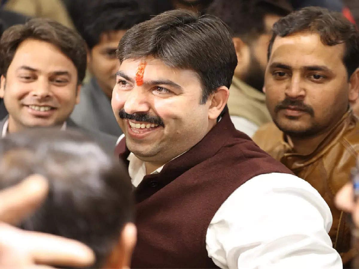 <div class="paragraphs"><p>The video shared by BJP MLA Shalabh Mani Tripathi on Twitter shows police beating nine men as they beg and plead.</p></div>