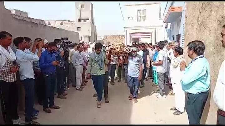 <div class="paragraphs"><p>Vijay Kumar was cremated in his village in Hanumangarh, Rajasthan, on Friday, 3 June.</p></div>