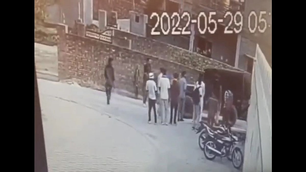 <div class="paragraphs"><p>Screenshot of the CCTV footage.</p></div>