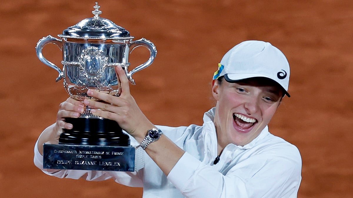 <div class="paragraphs"><p>Poland's Iga Swiatek with the French Open trophy</p></div>