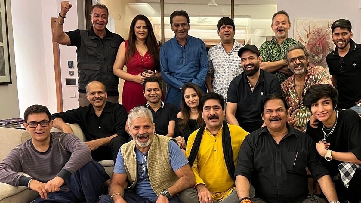 <div class="paragraphs"><p>Aamir Khan and Lagaan team </p></div>