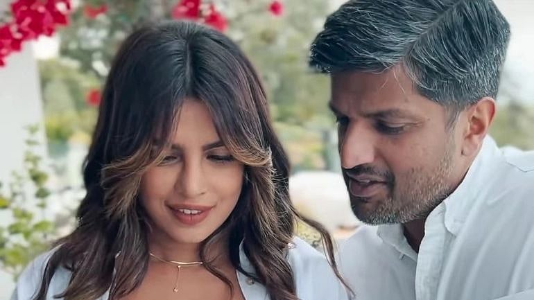 <div class="paragraphs"><p>Priyanka Chopra & Maneesh Goyal</p></div>