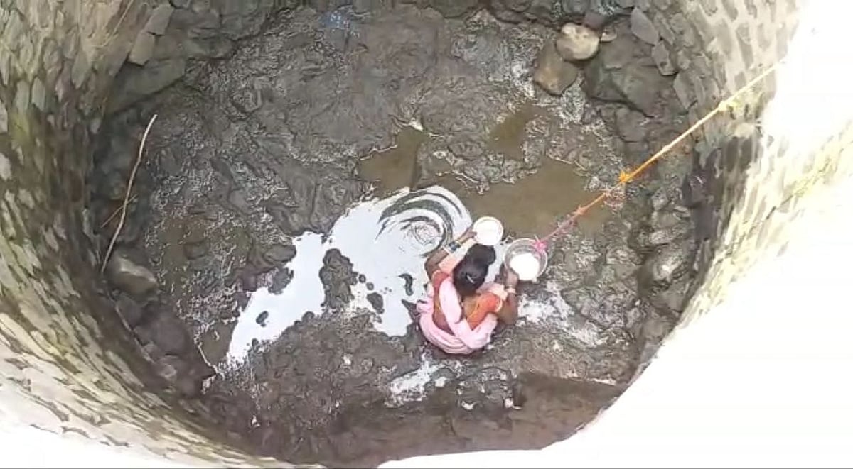 <div class="paragraphs"><p>Women go down the 30-feet well to fetch water and risk their lives every day in Madhya Pradesh's Dindori district.</p></div>