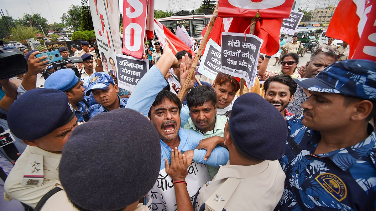 <div class="paragraphs"><p>Amid vehement protests against its <a href="https://www.thequint.com/big-story/agnipath-scheme-protests">new Agnipath scheme</a>, the <a href="https://www.thequint.com/news/india/agnipath-scheme-protests-live-agneepath-yojana-latest-news-bihar-up-telangana-punjab-haryana-19-june">central government</a> has doled out a number of concessions, including reservation in various government services, in a bid to assuage the dispirited aspirants.</p></div>