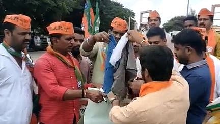 <div class="paragraphs"><p>In the latest row between the BJP and the Congress in Karnataka, workers of the Congress burnt underwear at various places in Chitradurga and Chickmangaluru to protest against the BJP on Tuesday, 7 June.</p></div>