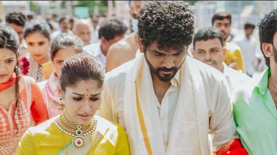 <div class="paragraphs"><p>Nayanthara & Vignesh Shivan at a temple in Tirupati. </p></div>