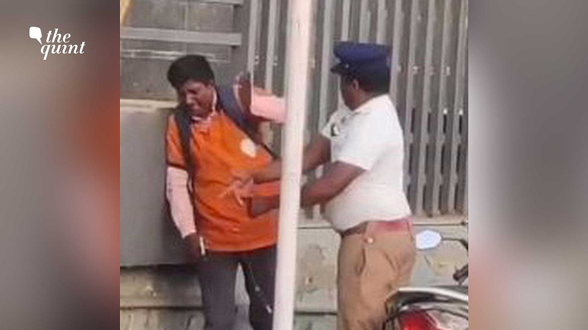 <div class="paragraphs"><p>A traffic constable in Tamil Nadu’s Coimbatore faced action after a video clip went viral on social media, showing him purportedly attacking a <a href="https://www.thequint.com/topic/swiggy">Swiggy </a>delivery agent in a public space.</p></div>
