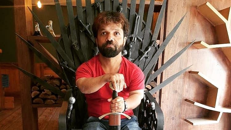<div class="paragraphs"><p>Tariq Mir is a lookalike of <em>Game of Thrones </em>actor Peter Dinklage.</p></div>