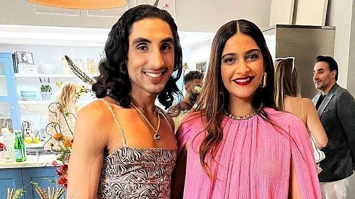 <div class="paragraphs"><p>Leo Kalyan &amp; Sonam Kapoor</p></div>