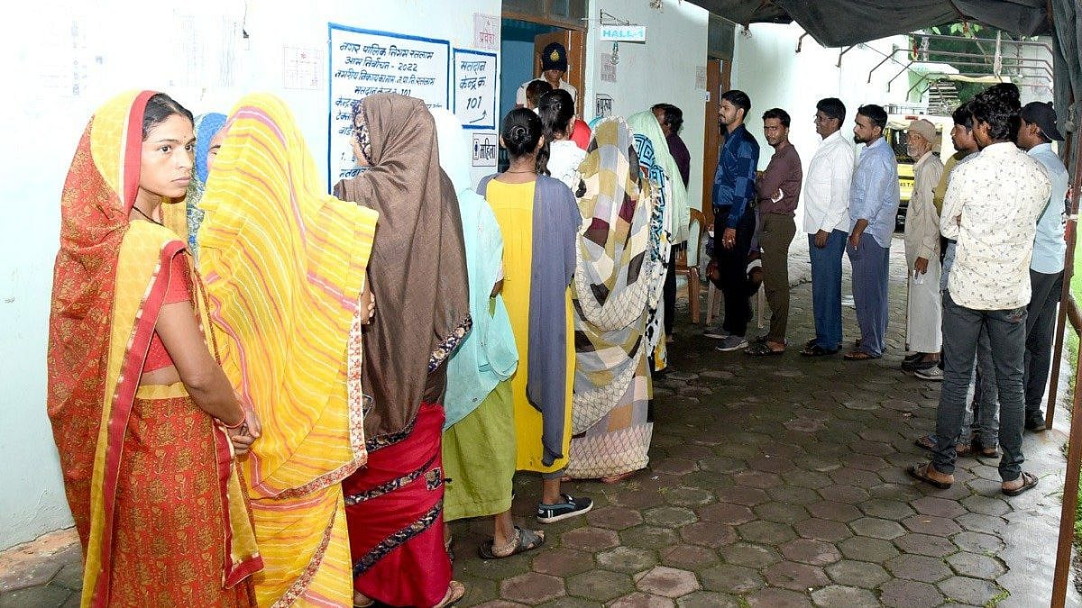 <div class="paragraphs"><p>Residents of Ratlam district in MP queue up to cast their votes in the second phase of voting in the urban body polls on 13 July. </p></div>