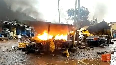 <div class="paragraphs"><p>Those involved in the clash have been admitted to the hospital.</p></div>