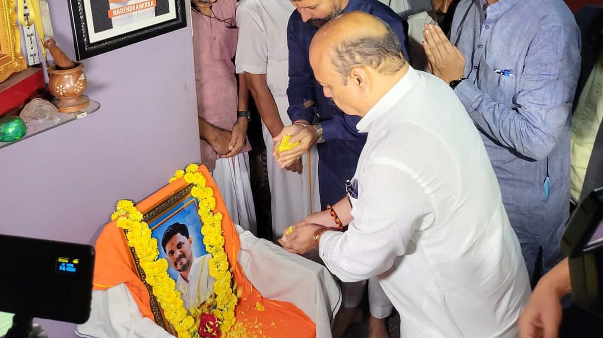<div class="paragraphs"><p><a href="https://www.thequint.com/topic/basavaraj-bommai">Karnataka Chief Minister Basavaraj Bommai</a> will meet murdered <a href="https://www.thequint.com/topic/bharatiya-janata-party">Bharatiya Janata Party (BJP) </a>youth leader Praveen Nettaru's family in Dakshina Kannada on the evening of Thursday, 28 July.</p></div>