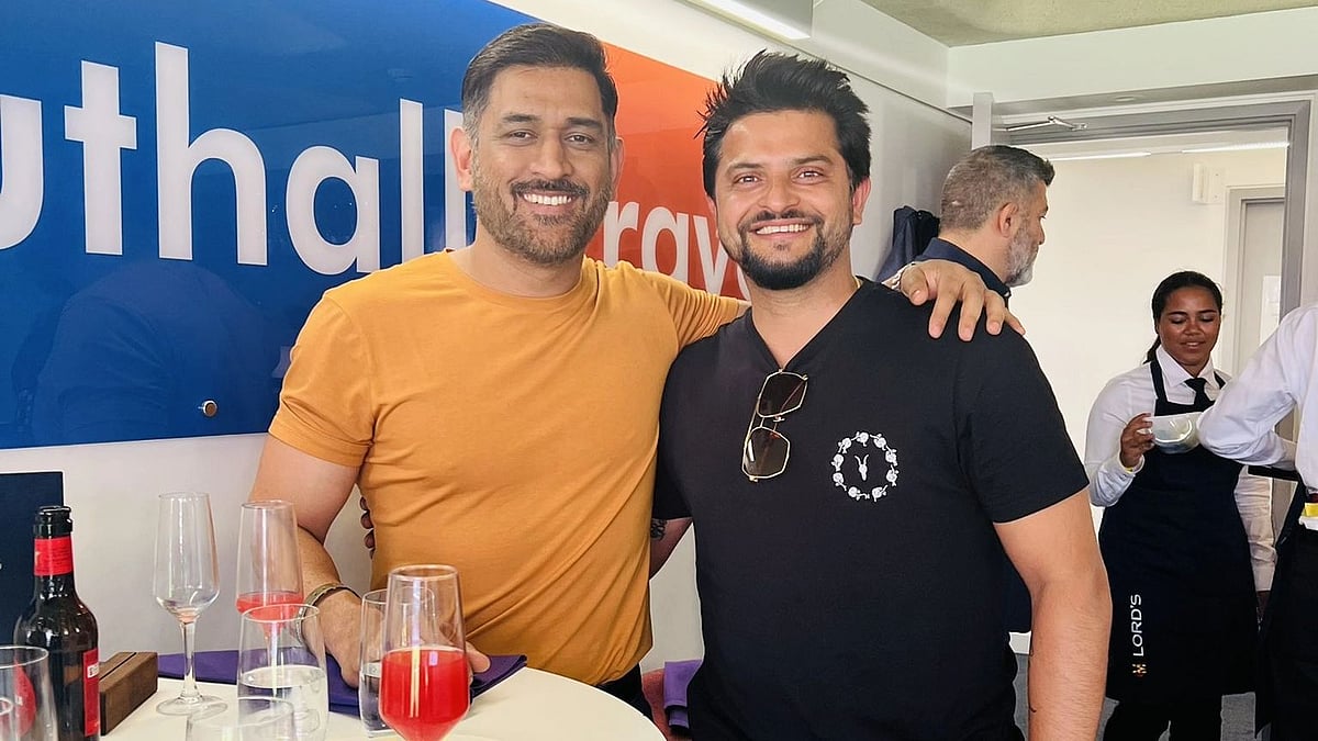 <div class="paragraphs"><p>Former Indian cricketers MS Dhoni and Suresh Raina reunited once again at Lord's on Thursday. </p></div>