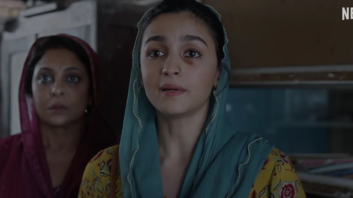 <div class="paragraphs"><p>Alia Bhatt and Shefali Shah in a still from <em>Darlings</em> trailer.</p></div>