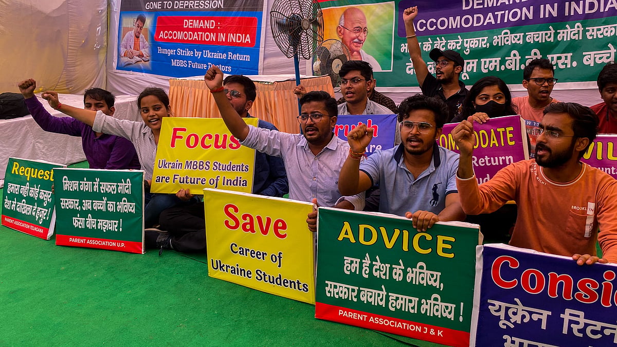 <div class="paragraphs"><p>A bench of Justices Hemant Gupta and Sudhanshu Dhulia said that there should be a transparent system and the web portal should specify complete details of the fees and the number of seats available in the alternate foreign universities.</p></div>