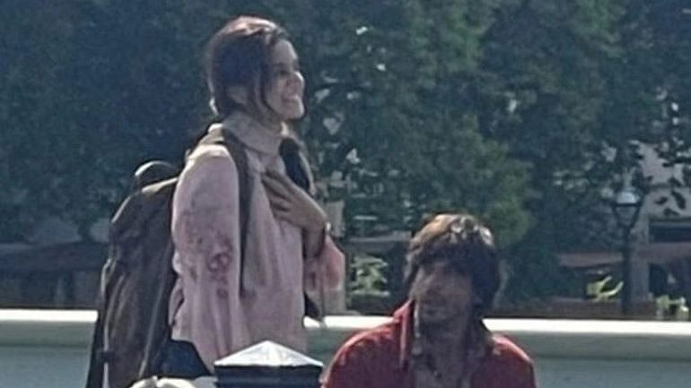 <div class="paragraphs"><p>Shah Rukh Khan &amp;&nbsp;Taapsee Pannu</p></div>