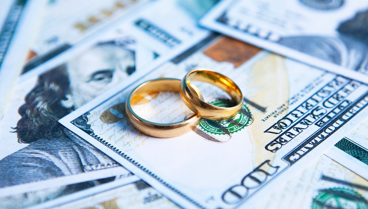 <div class="paragraphs"><p>Sexolve 313: Forced Marriage, Dominating wife, Gay hater</p></div>