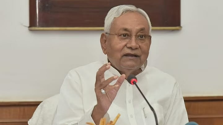 <div class="paragraphs"><p>According to a notification issued by cabinet secretariat department, Kartik Kumar will be swapping portfolios with sugarcane minister Shamim Ahmed.</p></div>