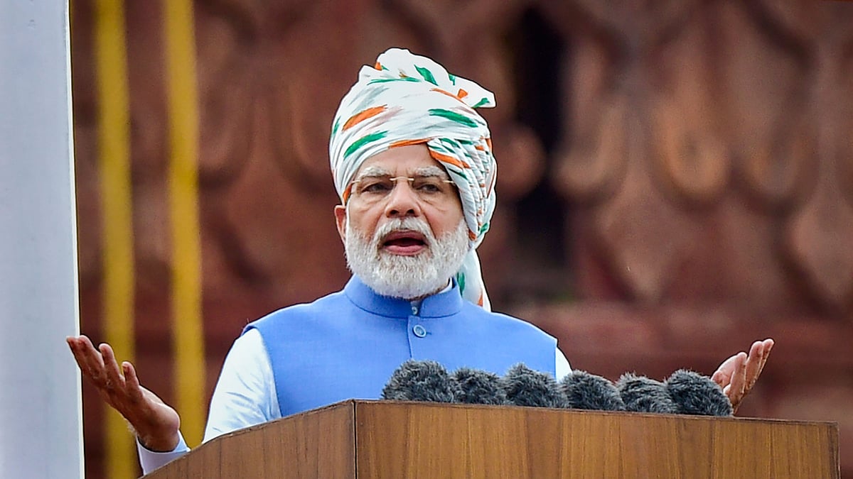 <div class="paragraphs"><p>Prime Minister Narendra Modi addresses the nation from the ramparts of the Red Fort on the 76th Independence Day in New Delhi on Monday, 15 August. </p></div>