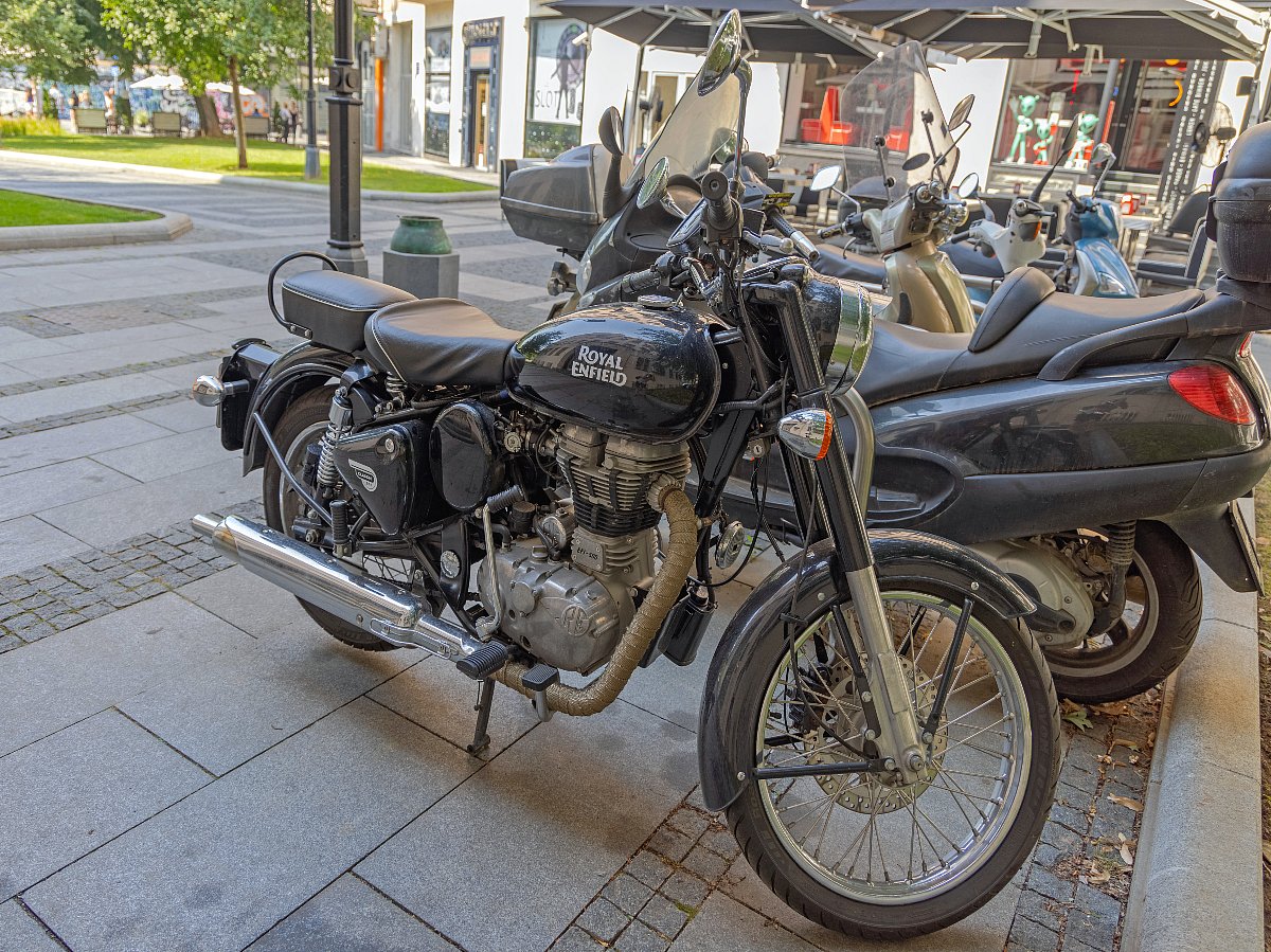 <div class="paragraphs"><p>The 2022 Royal Enfield Bullet 350: launch date on Friday, 5 August. Know the features, price, and specifications here.</p></div>