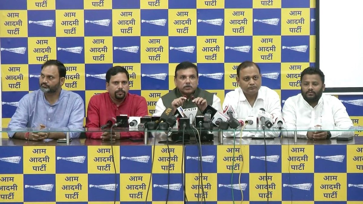 <div class="paragraphs"><p>AAP leaders addressing a press conference on Wednesday, 24 August. </p></div>