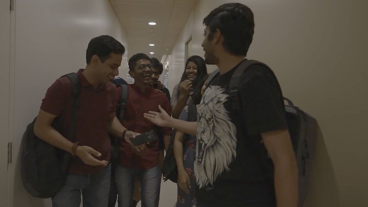 <div class="paragraphs"><p>On Friendship Day, here's a song dedicated to friends.</p></div>