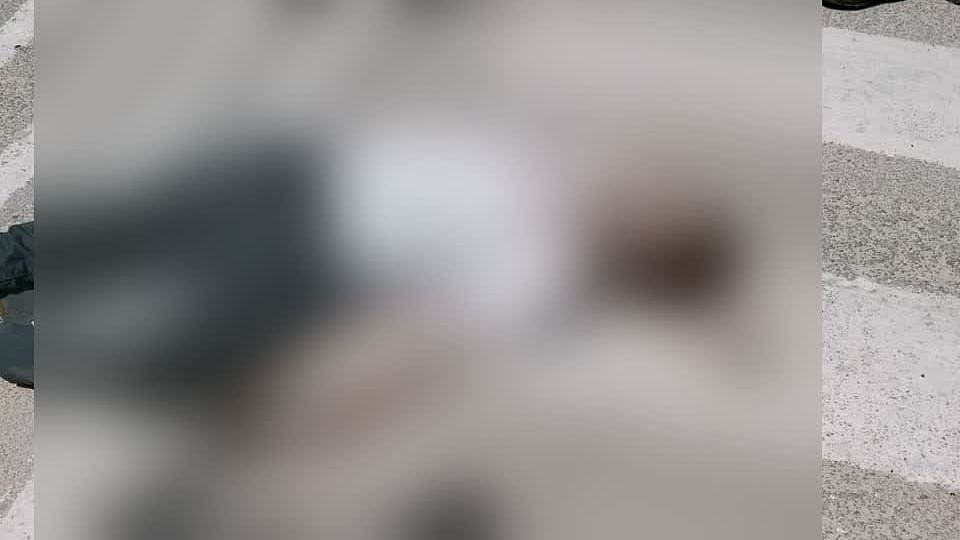 <div class="paragraphs"><p>In Uttar Pradesh's Hapur, an undertrial was shot dead by unidentified assailants outside Hapur district court's main gate on Tuesday, 16 August.</p></div>