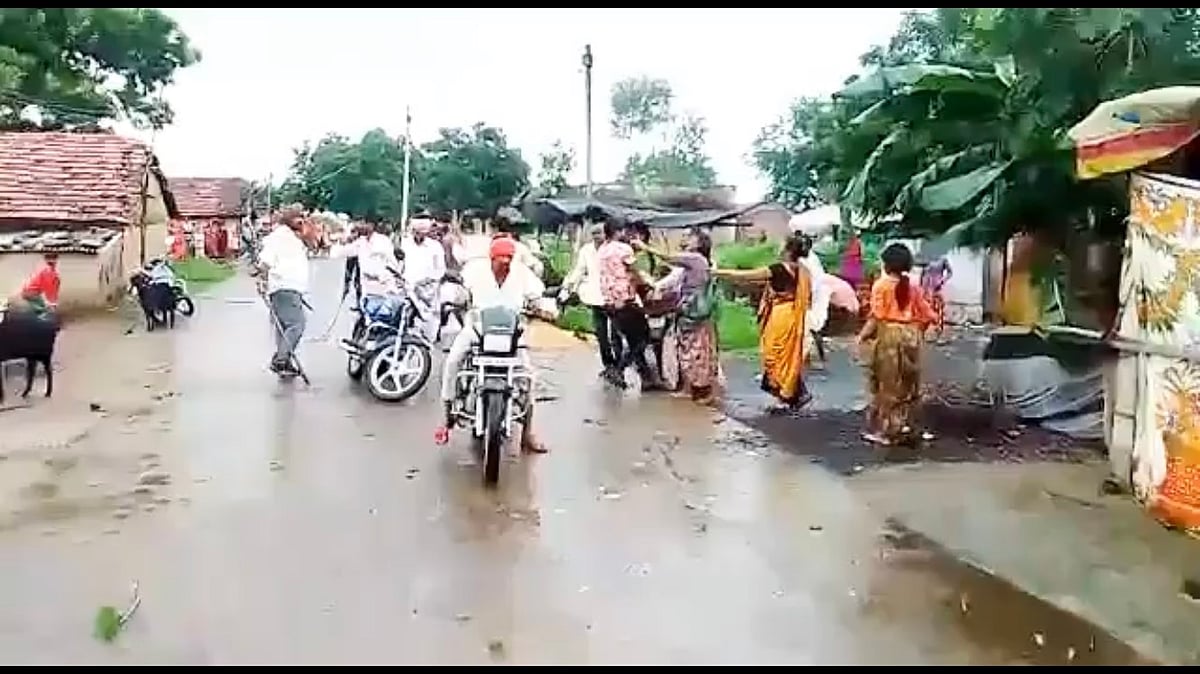 <div class="paragraphs"><p>A video of the incident shows the woman being beaten by a few men.</p></div>