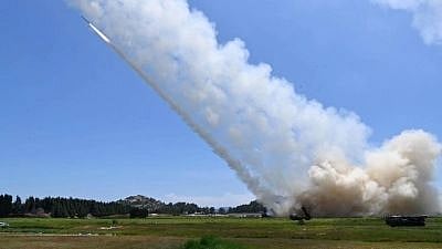 <div class="paragraphs"><p>China launches long-range airstrike drills around Taiwan.</p></div>