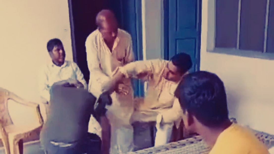 <div class="paragraphs"><p>The video of the incident went viral on the internet.</p></div>
