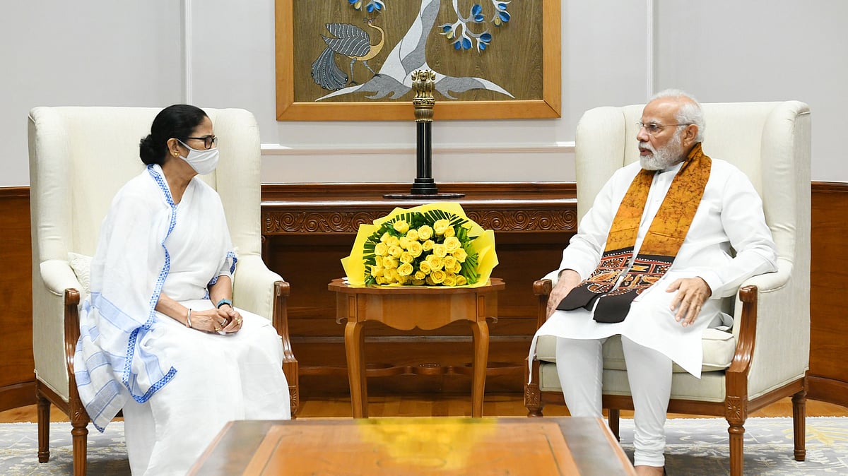 <div class="paragraphs"><p>West Bengal Chief Minister and <a href="https://www.thequint.com/topic/tmc">Trinamool Congress</a> (TMC) supremo <a href="https://www.thequint.com/topic/mamata-banerjee">Mamata Banerjee</a> met Prime Minister <a href="https://www.thequint.com/topic/narendra-modi">Narendra Modi</a> at his residence in Delhi on Friday, 5 August.</p></div>