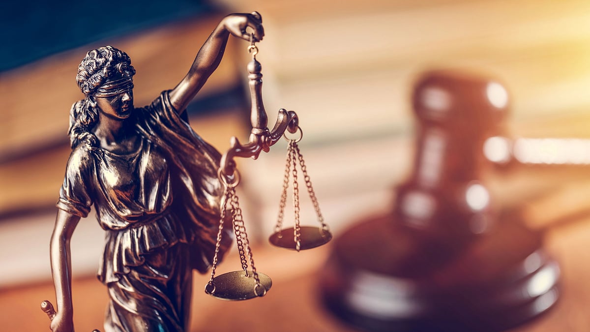 <div class="paragraphs"><p>A district sessions court in Kerala’s <a href="https://www.thequint.com/topic/kozhikode">Kozhikode</a>, while granting anticipatory bail to observed that offences under Section 354 (A) (<a href="https://www.thequint.com/topic/sexual-harassment">sexual harassment</a>) of the Indian Penal Code is prima facie not attracted when the woman was wearing ‘<a href="https://www.thequint.com/neon/hijab-controversy-issue-karnataka-kaafi-real">sexually provocative dresses</a>.’</p></div>