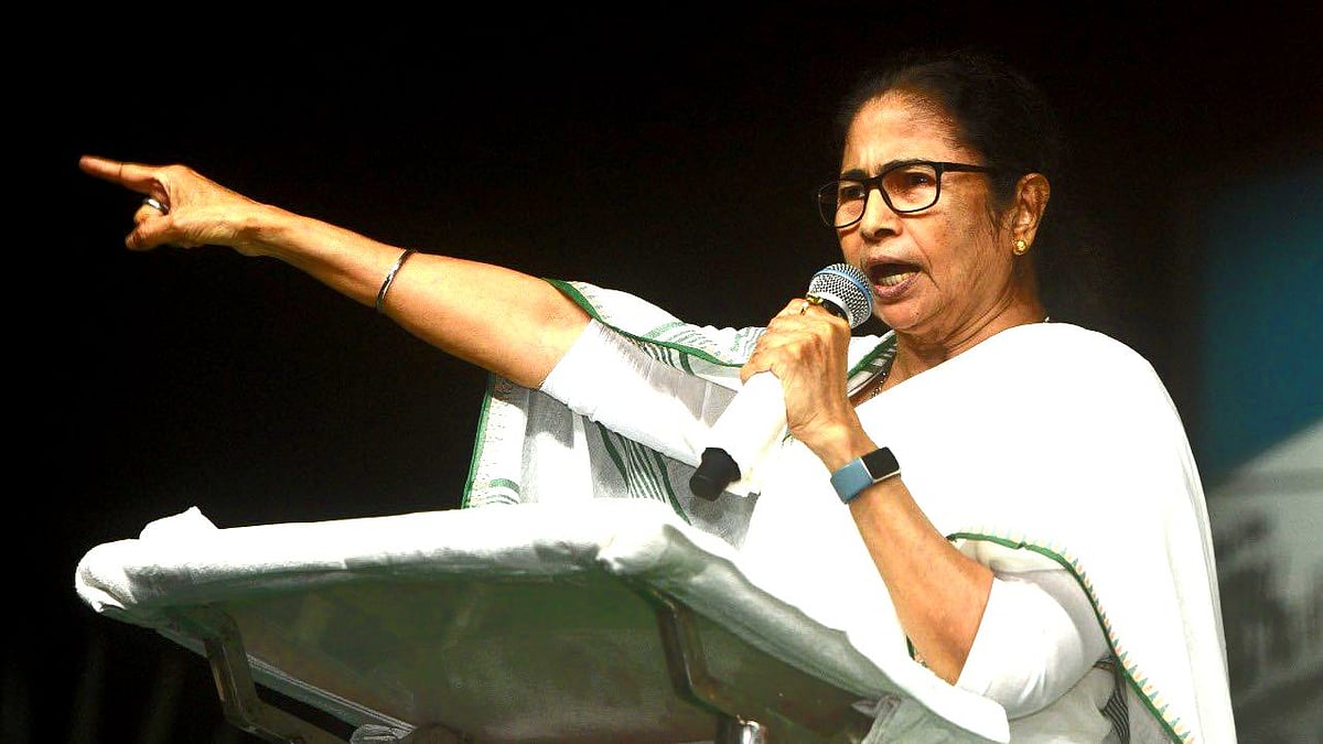 <div class="paragraphs"><p>Mamata Banerjee Reaffirms Faith in Anubrata Mondal, Attacks CBI & ED Over Arrest</p></div>