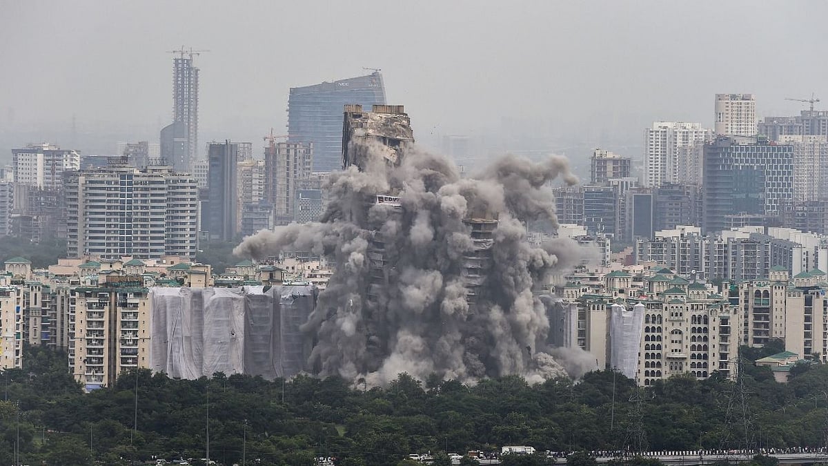 <div class="paragraphs"><p>Anti-smog guns are being used to spray water droplets in the air to settle the dust particles flying around due to the demolition.</p></div>