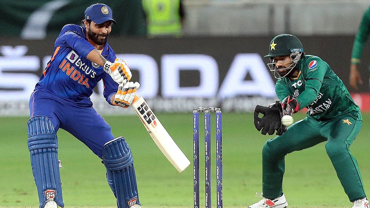 <div class="paragraphs"><p>Ravindra Jadeja batted at No 4 for Team India in Asia Cup 2022 game against Pakistan in Dubai on Sunday. </p></div>