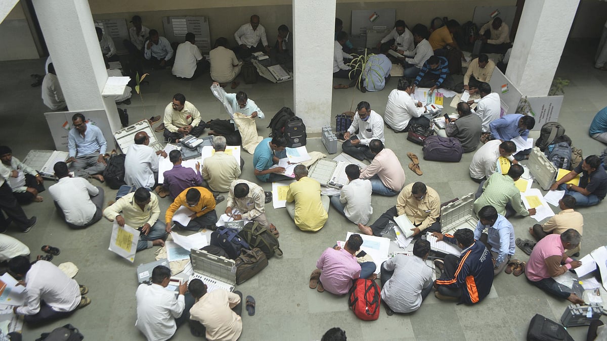 <div class="paragraphs"><p>Polling was underway for 186 <a href="https://www.thequint.com/news/india/madhya-pradesh-women-win-panchayat-elections-male-relatives-take-oath-instead">Panchayat </a>bodies in Goa on Wednesday, 10 August, with more than 5,000 candidates in the fray, an official said.</p></div>
