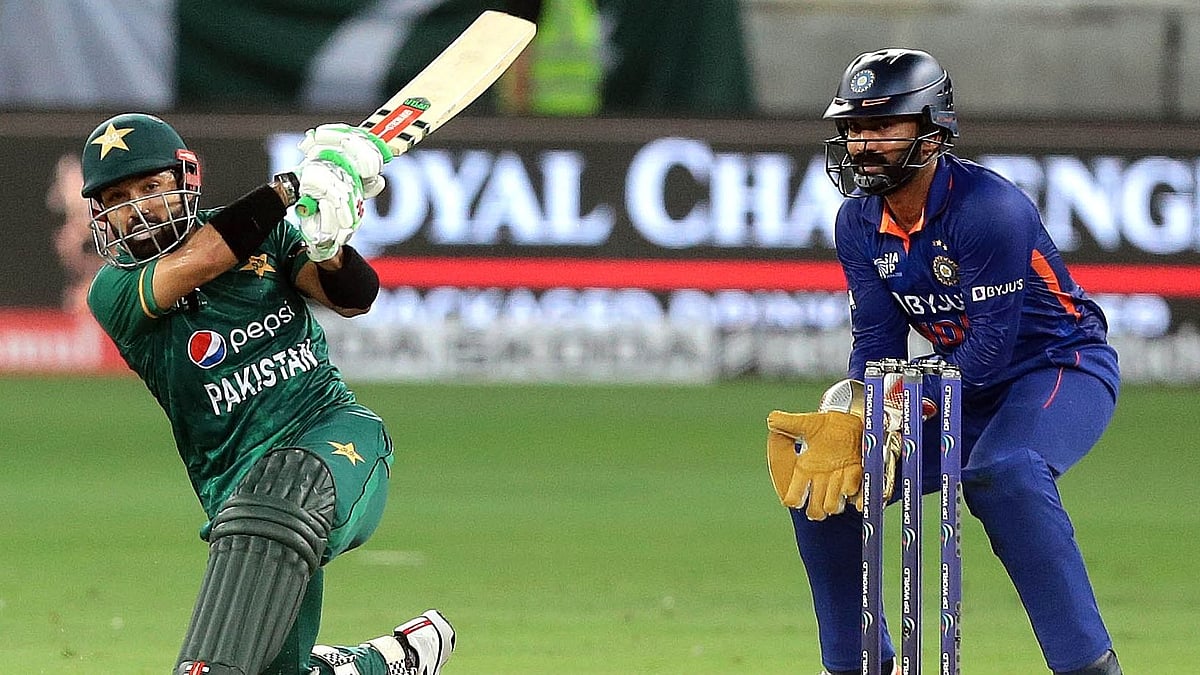 <div class="paragraphs"><p>The India-Pakistan Asia Cup 2022 clash on Sunday also witnessed a unique situation, wherein both teams were forced to depute an extra fielder inside the 30-yard circle.</p></div>