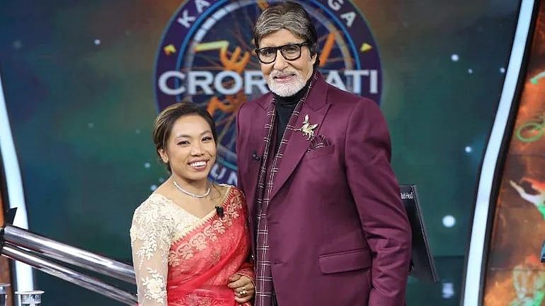 <div class="paragraphs"><p>Mirabai Chanu with Amitabh Bachchan at the sets of Kaun Banega Crorepati.</p></div>