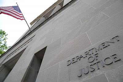 <div class="paragraphs"><p>Two Indian nationals have been charged with allegedly registering and voting in the 2024 US presidential election while holding green cards.</p></div>