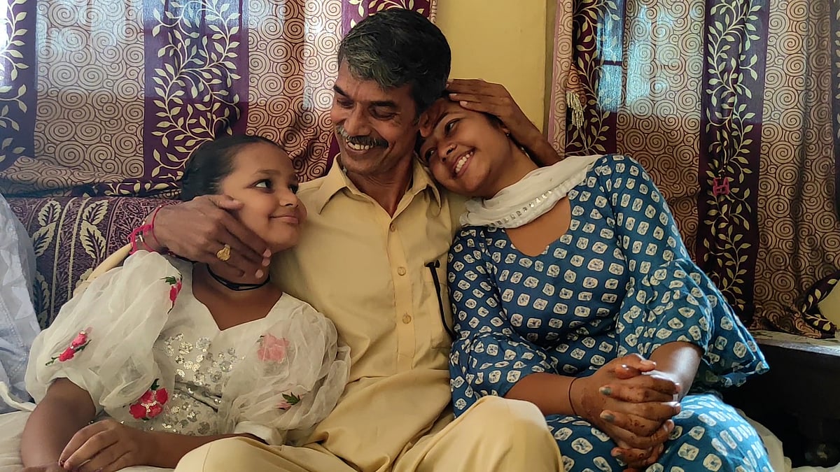 <div class="paragraphs"><p>Kuldeep Yadav with his nieces.</p></div>