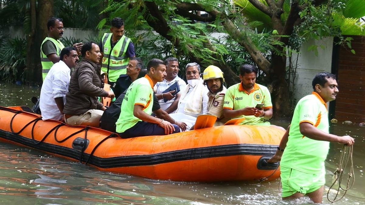 <div class="paragraphs"><p><a href="https://www.thequint.com/topic/congress-party">Congress</a> leader <a href="https://www.thequint.com/topic/siddaramaiah">Siddaramaiah</a> visited the rain-flooded Eco Space area of Bellandur Ring Road in Bengaluru and heard the problems of the local residents.</p></div>
