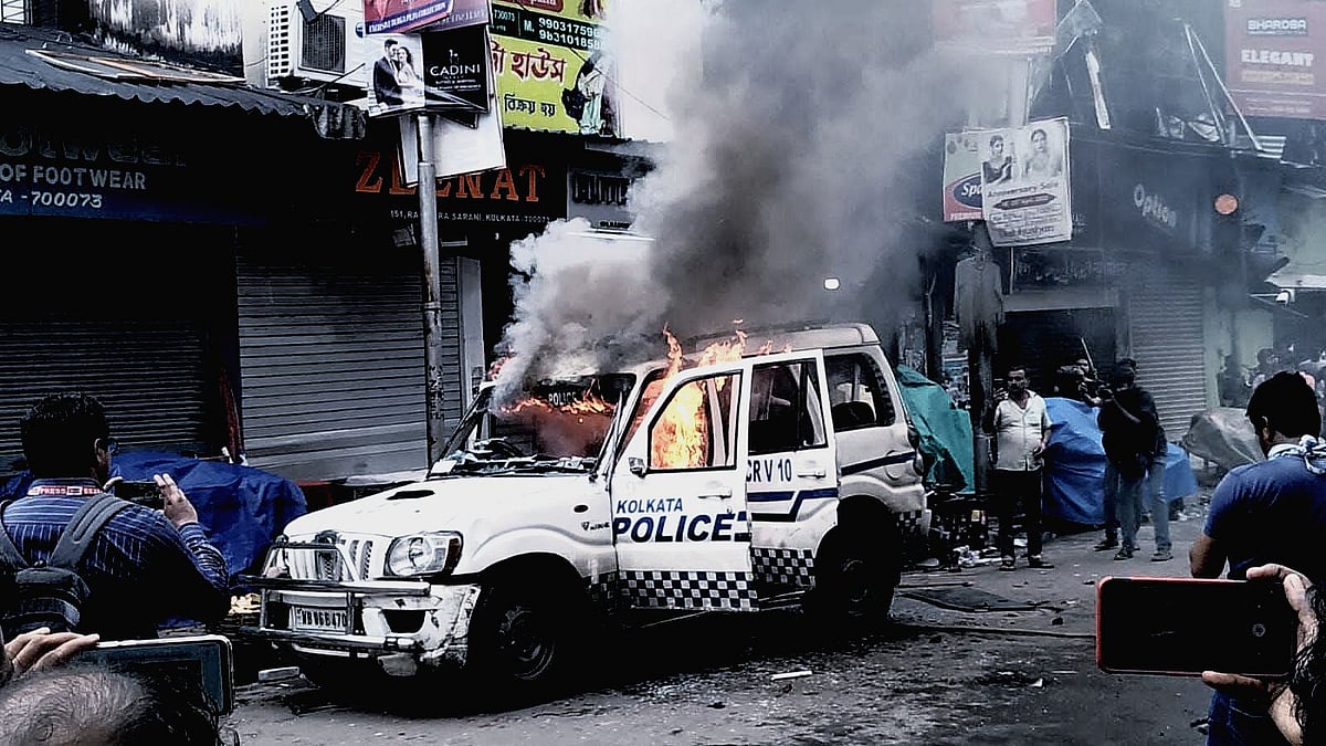 <div class="paragraphs"><p>The PCR vehicle on fire during the BJP protests on Tuesday, 14 September</p></div>