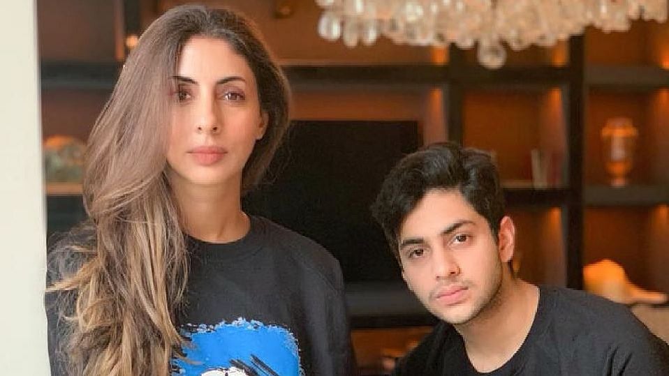 <div class="paragraphs"><p>Shweta Bachchan speaks about Agastya not being on social media.</p></div>