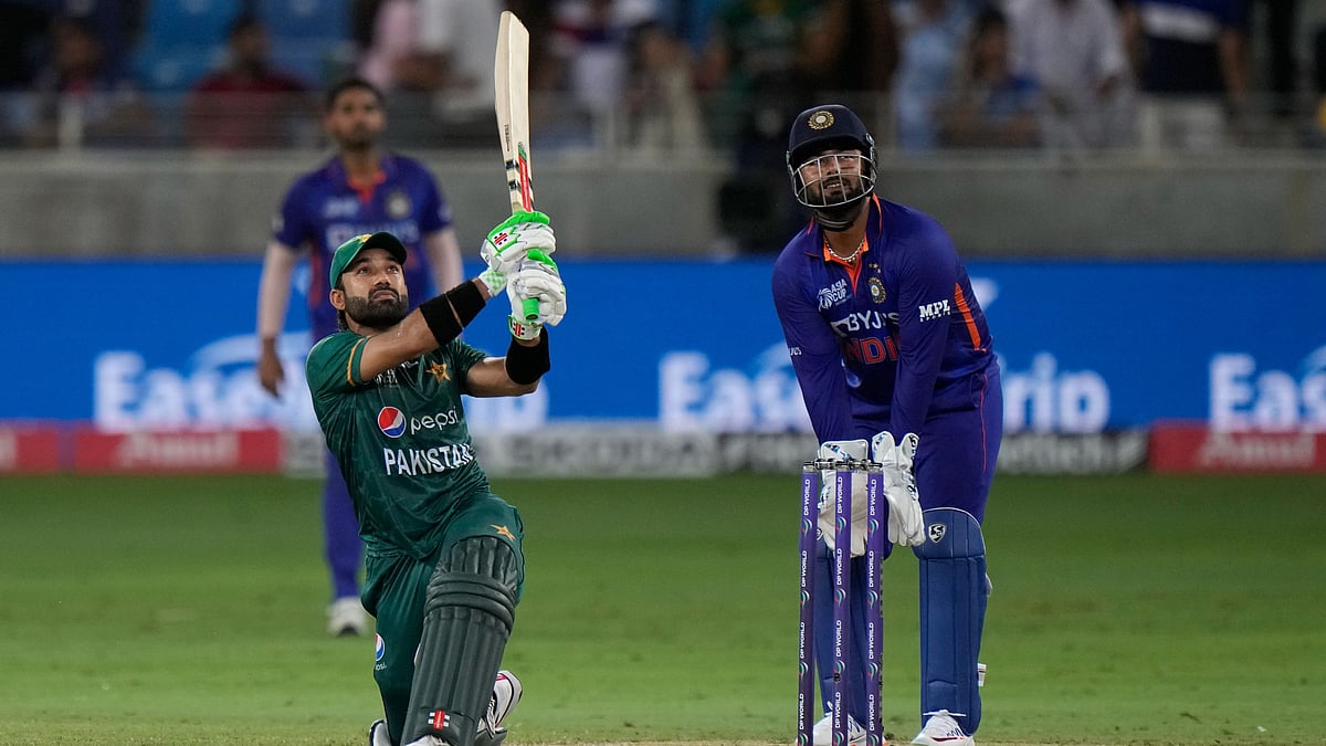 <div class="paragraphs"><p>Asia Cup: Pakistan defeated India by 5 wickets.</p></div>