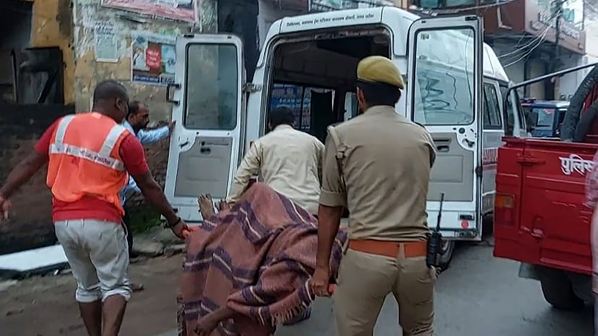 <div class="paragraphs"><p>The police along with fire brigade officials pulled the bodies out of the debris with the help of a JCB machine after a three hour rescue operation. </p></div>
