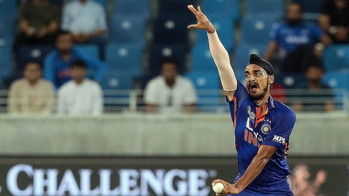<div class="paragraphs"><p>Arshdeep Singh playing for Team India in the Asia Cup 2022 Super 4 clash against Pakistan on Sunday. </p></div>