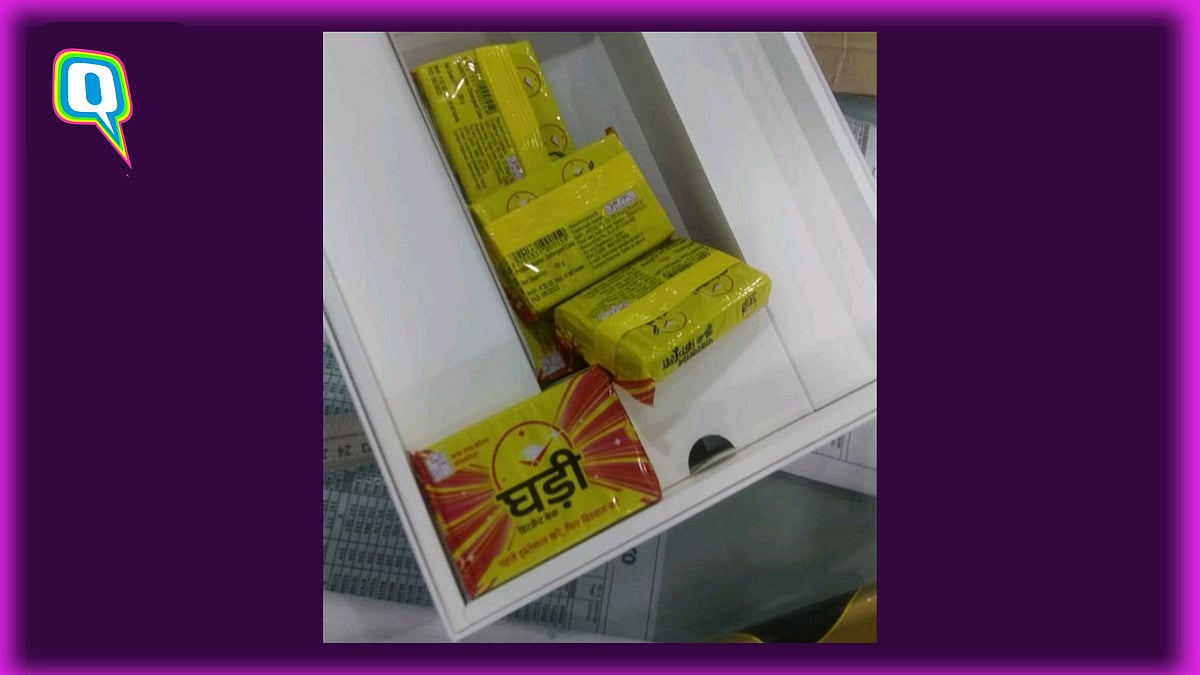 <div class="paragraphs"><p>Man receives soap instead of laptop from Flipkart.</p></div>