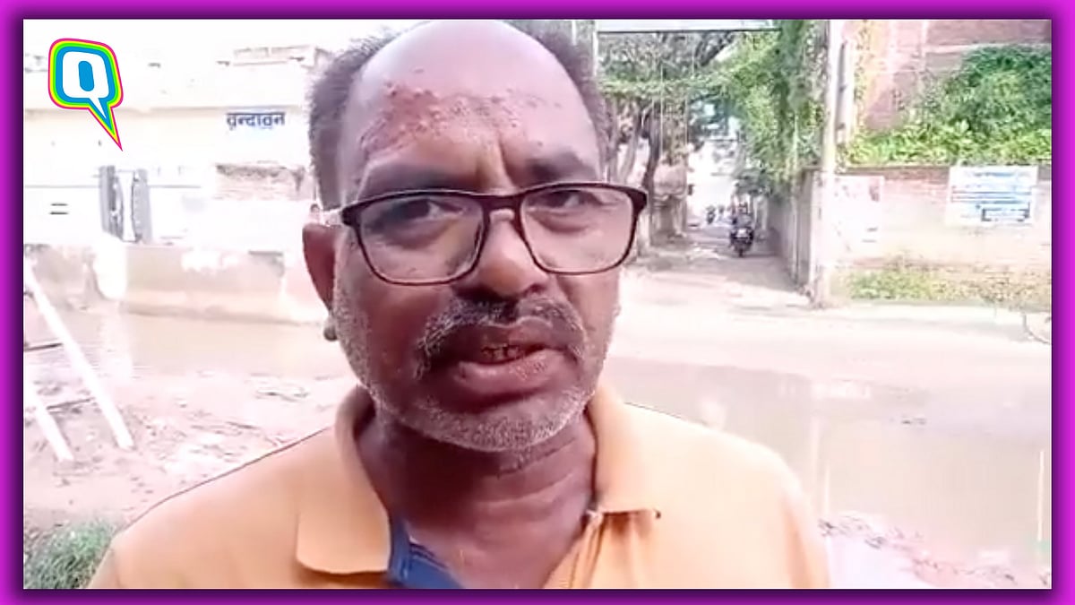 <div class="paragraphs"><p>The incident is from UP's Ballia.&nbsp;</p></div>
