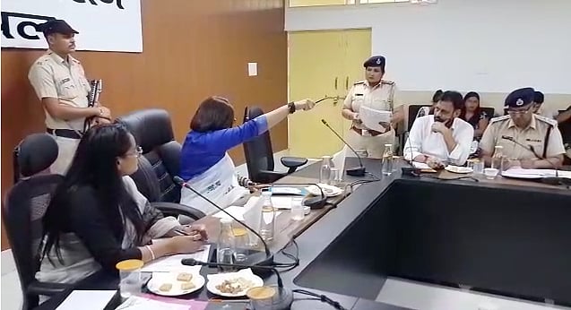 <div class="paragraphs"><p>Haryana women's commission chairperson Renu Bhatia asked the SHO to escort the police officer outside the room. </p></div>