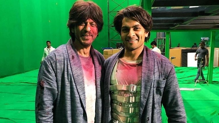 <div class="paragraphs"><p>Shah Rukh Khan and Hasit Savani</p></div>